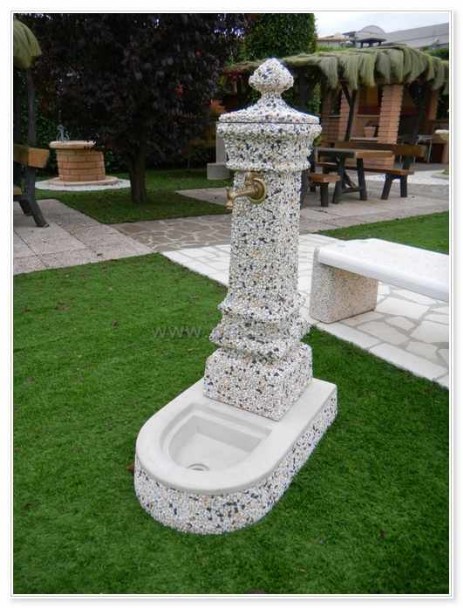 fontane da giardino in pietra